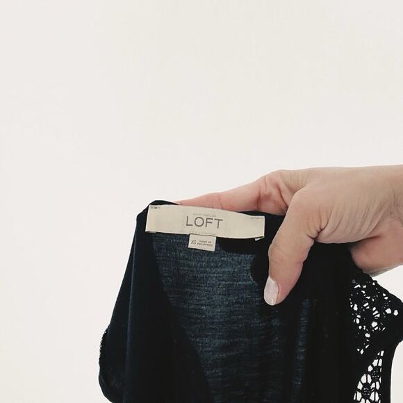 Ann Taylor LOFT Perforated Black Sleeveless Tank Top Size XS - Picture 4 of 4